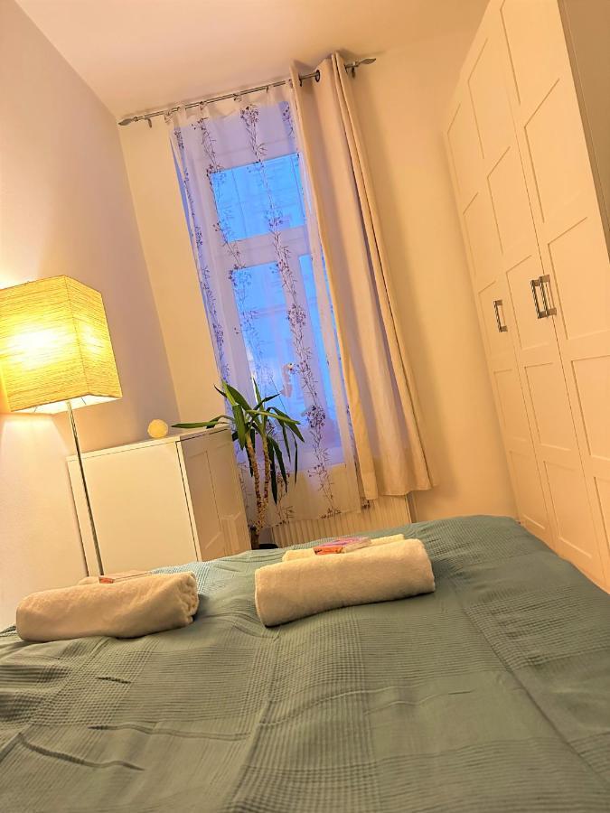 Cosy & Quiet In 17Th District Appartement Wenen Buitenkant foto