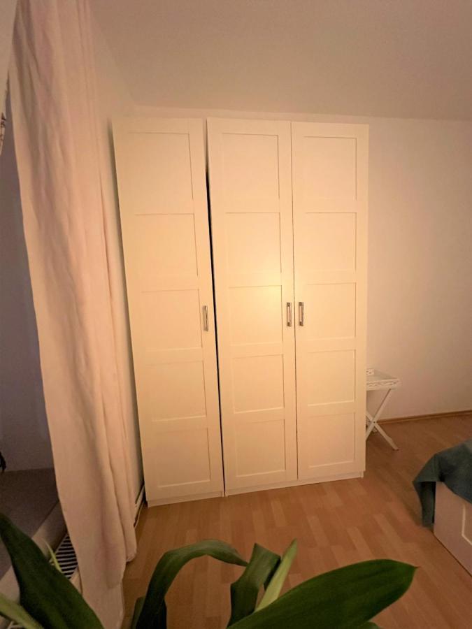 Cosy & Quiet In 17Th District Appartement Wenen Buitenkant foto
